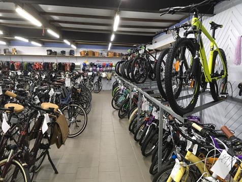 Herenfietsen Bezoek onze showroom waar u honderden fietsen kan bekijken, uitproberen en meenemen, fietsen voor alle leeftijden